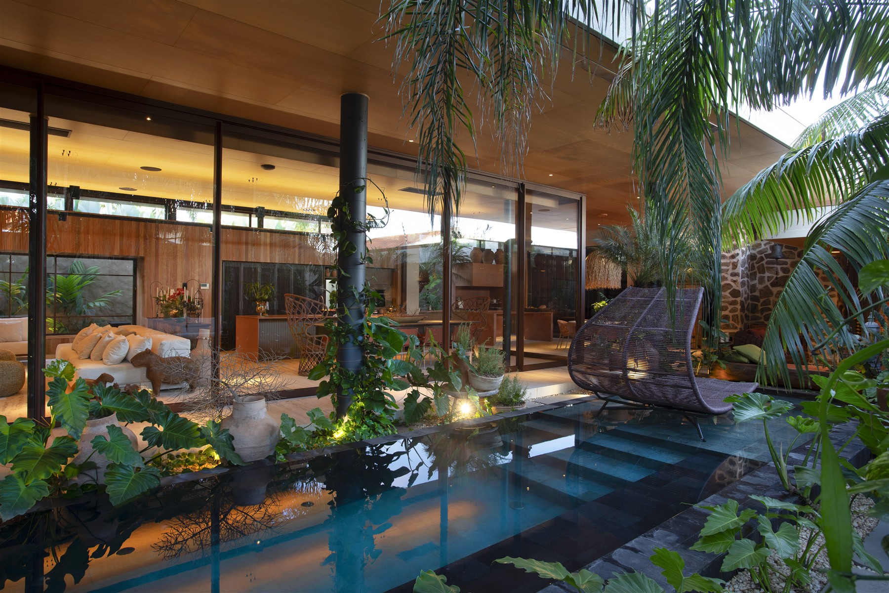Casa Tangará da Serra — integração entre ambientes e jardim