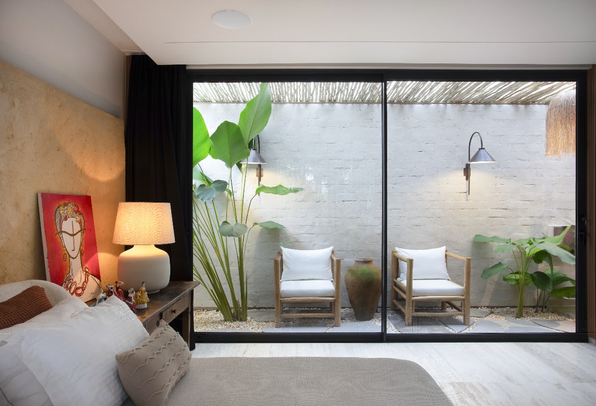 Suíte voltada ao jardim — Casa Tangará da Serra